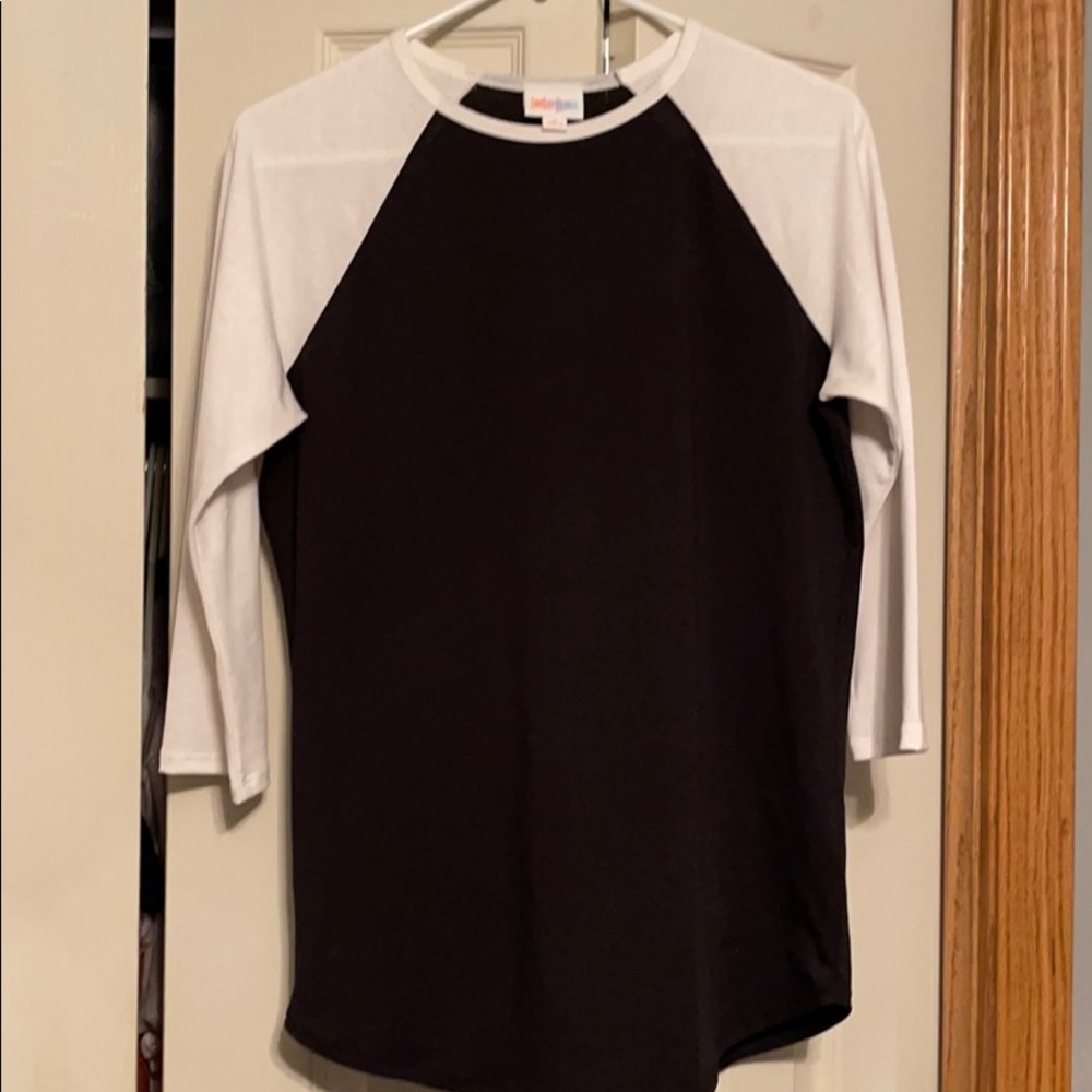 LulaRoe Three Qtr Length Sleeve Shirt Size S